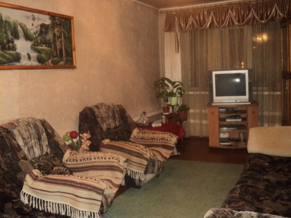Квартира омская обл купить. Мебельный магазин в Таре Омской области.